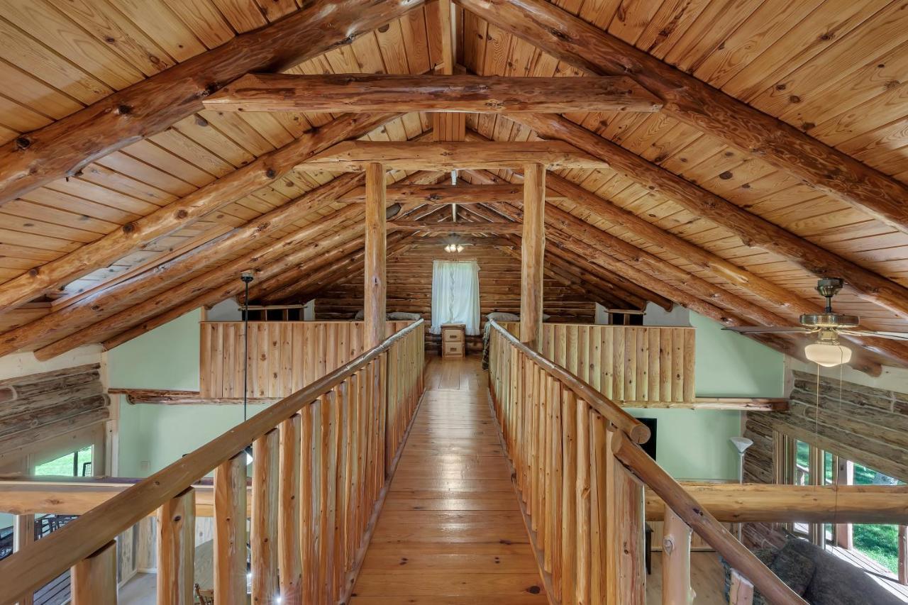 Blue Moon Resort & Motel Hill City Экстерьер фото