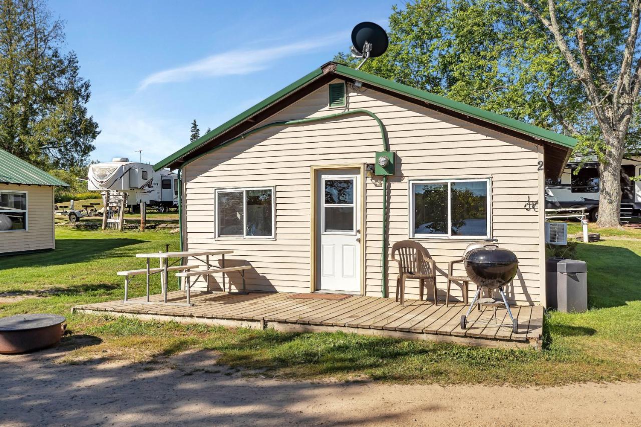 Blue Moon Resort & Motel Hill City Экстерьер фото